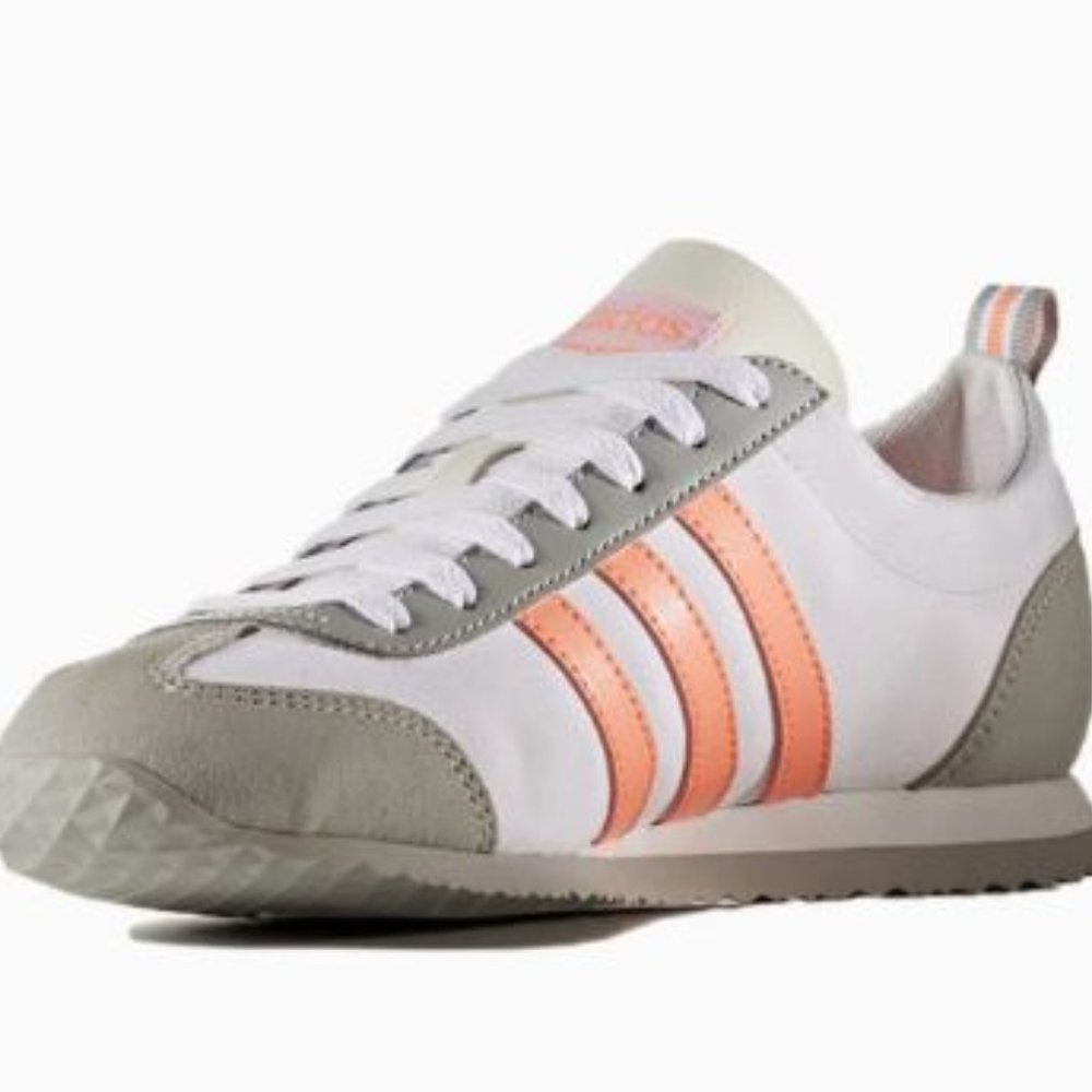ADIDAS JOG SZ 6 - White with Peach stripes